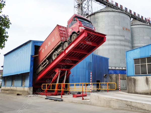 正頂式后翻卸車機(jī)B